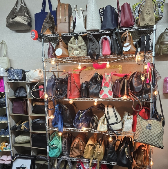 ♡Purse Show♡ - Picture 10 of 14